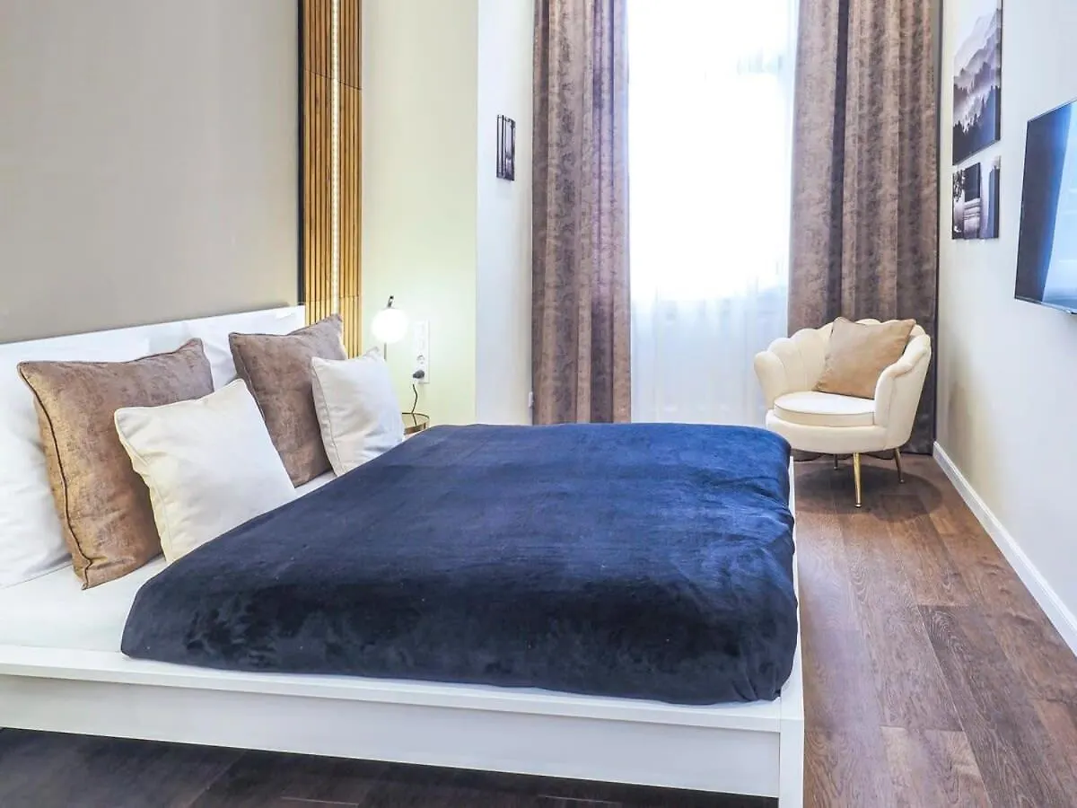 New Chic & Very Central Budapest Apartment